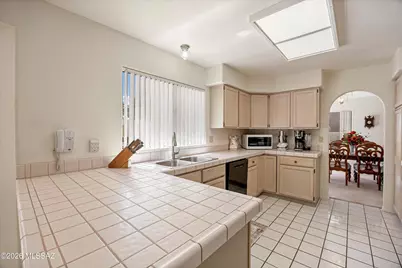 1091 W Graythorn Place, Oro Valley, AZ 85737 - Photo 14