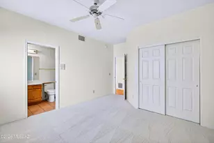 10881 N Canada Hills Ct, Tucson, AZ 85737 - Photo 18