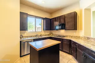 10368 E Jarod James Pl, Tucson, AZ 85747 - Photo 14
