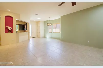 10368 E Jarod James Place, Tucson, AZ 85747 - Photo 12