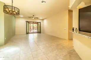 10368 E Jarod James Pl, Tucson, AZ 85747 - Photo 8