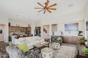 2484 E Copper Vly Wy, Green Valley, AZ 85614 - Photo 12