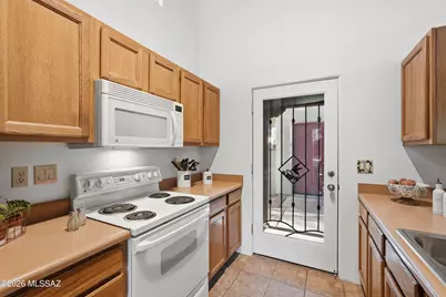 10523 E John McNair Place, Tucson, AZ 85747 - Photo 12