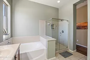 7836 W Orpine Ct, Tucson, AZ 85743 - Photo 4