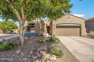 7836 W Orpine Ct, Tucson, AZ 85743 - Photo 1