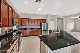 7836 W Orpine Ct, Tucson, AZ 85743 - Photo 12
