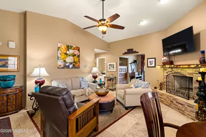 47 E Horizon Circle, Oro Valley, AZ 85737 - Photo 2