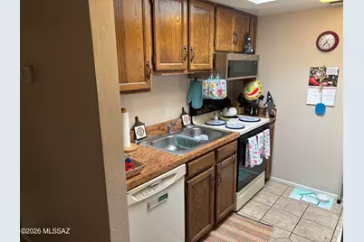 1320 W Desert Hills Drive, Green Valley, AZ 85622 - Photo 10