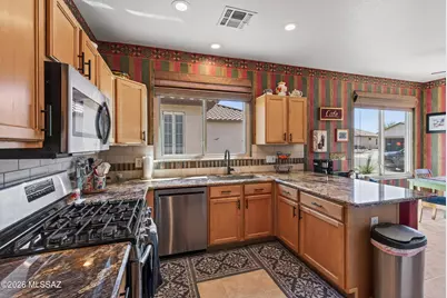 9511 N Twinkling Shadows Way, Tucson, AZ 85743 - Photo 12