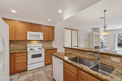 2516 N Yellow Flower Trail, Tucson, AZ 85715 - Photo 2