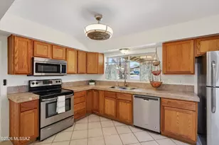 3390 S Marcia Pl, Tucson, AZ 85730 - Photo 8