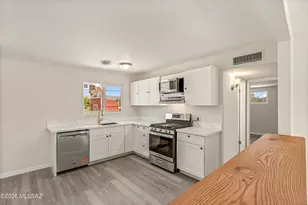 7617 E Morelos Pl, Tucson, AZ 85710 - Photo 18