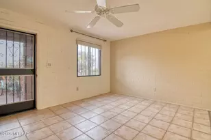 366 S La Canada Dr, Green Valley, AZ 85614 - Photo 12