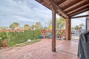 366 S La Canada Dr, Green Valley, AZ 85614 - Photo 10