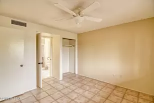 366 S La Canada Dr, Green Valley, AZ 85614 - Photo 28