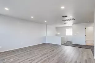 694 W Amber Sun Dr, Green Valley, AZ 85614 - Photo 28