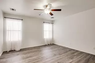 694 W Amber Sun Dr, Green Valley, AZ 85614 - Photo 18