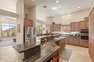 6262 W Trails End Rd, Tucson, AZ 85745 - Photo 8