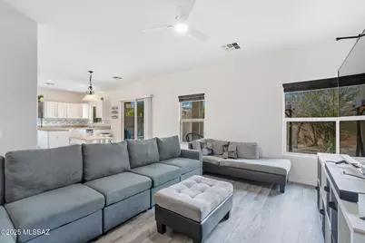 892 W Calle Valenciana, Sahuarita, AZ 85629 - Photo 12