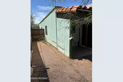 4138 E Desert Place, Tucson, AZ 85712 - Photo 14
