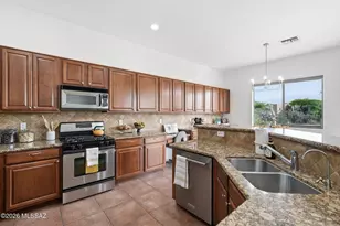 1367 S Madera Reserve Dr, Green Valley, AZ 85614 - Photo 12