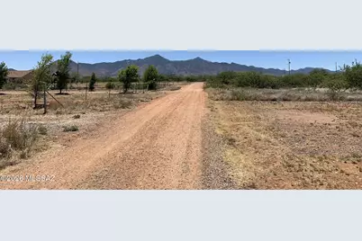 10193 E Windtalker Road, Hereford, AZ 85615 - Photo 32