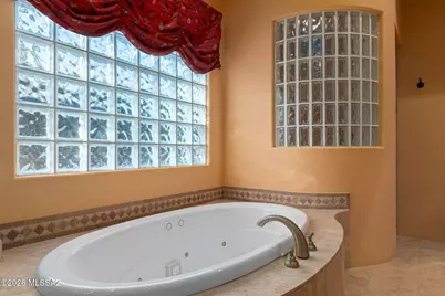 6438 N Desert Wind Circle, Tucson, AZ 85750 - Photo 28