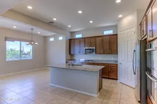 8461 N Gallant Fox Dr, Tucson, AZ 85704 - Photo 12