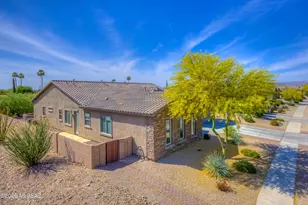 8461 N Gallant Fox Dr, Tucson, AZ 85704 - Photo 4