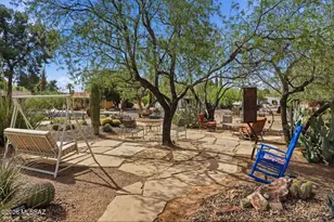 1041 S Abrego Dr, Green Valley, AZ 85614 - Photo 20