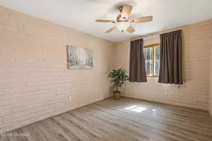 1041 S Abrego Dr, Green Valley, AZ 85614 - Photo 10