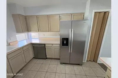 681 N Hearthside Lane, Tucson, AZ 85748 - Photo 16