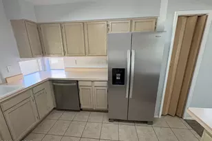 681 N Hearthside Ln, Tucson, AZ 85748 - Photo 16