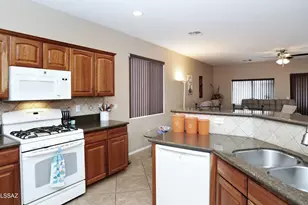 12648 N Golden Jubilee Dr, Marana, AZ 85653 - Photo 18