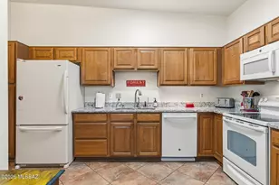 679 W Sunlight Ln, Tucson, AZ 85704 - Photo 8