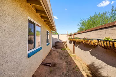 711 N Erin Avenue, Tucson, AZ 85711 - Photo 46