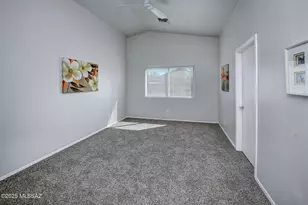 1382 N Thunder Ridge Dr, Tucson, AZ 85745 - Photo 20