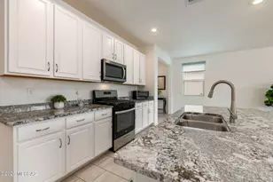 8686 N Calle La Canoa, Tucson, AZ 85742 - Photo 10