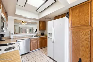7801 E Hawthorne St, Tucson, AZ 85710 - Photo 36