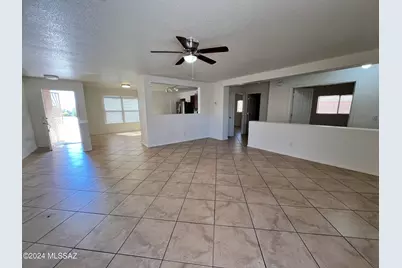 3912 W Oak Springs Trail, Tucson, AZ 85745 - Photo 2