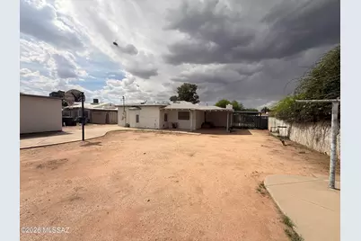 2111 S Miramonte Stravenue, Tucson, AZ 85713 - Photo 16