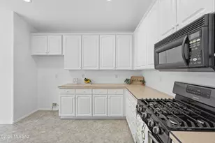 1563 N Rush Creek Ct, Green Valley, AZ 85614 - Photo 10