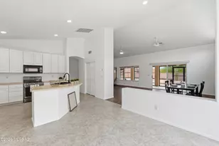 1563 N Rush Creek Ct, Green Valley, AZ 85614 - Photo 8