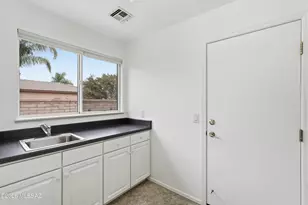 1563 N Rush Creek Ct, Green Valley, AZ 85614 - Photo 32