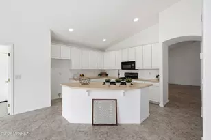 1563 N Rush Creek Ct, Green Valley, AZ 85614 - Photo 12