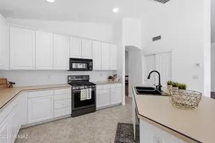 1563 N Rush Creek Ct, Green Valley, AZ 85614 - Photo 14