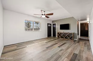 7621 N Shirley Ct, Tucson, AZ 85741 - Photo 8