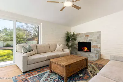 7076 E Arrowhead Drive, Tucson, AZ 85715 - Photo 8