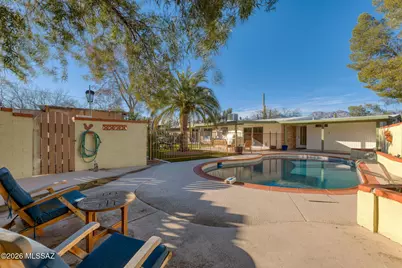 7076 E Arrowhead Drive, Tucson, AZ 85715 - Photo 34