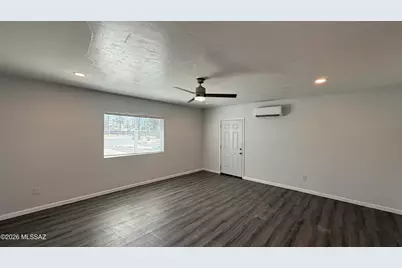 8449 E Kent Place, Tucson, AZ 85710 - Photo 10